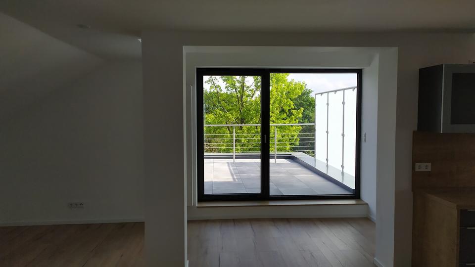 2-Zi. Penthouse Wohnung, Riesige Dachterrasse + Top Feldrandlage, inkl. EBK 2 zimmer
