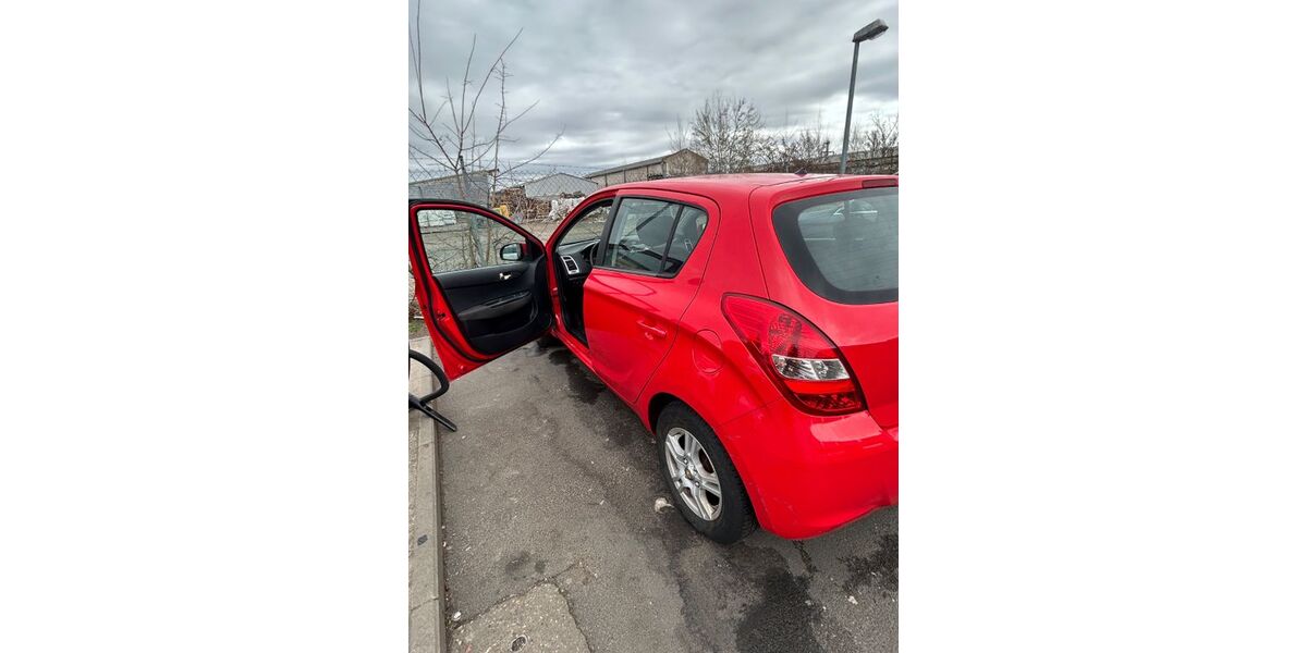 Hyundai i20 160.000 km 2.550 &euro; Mühlheim am Main 63165