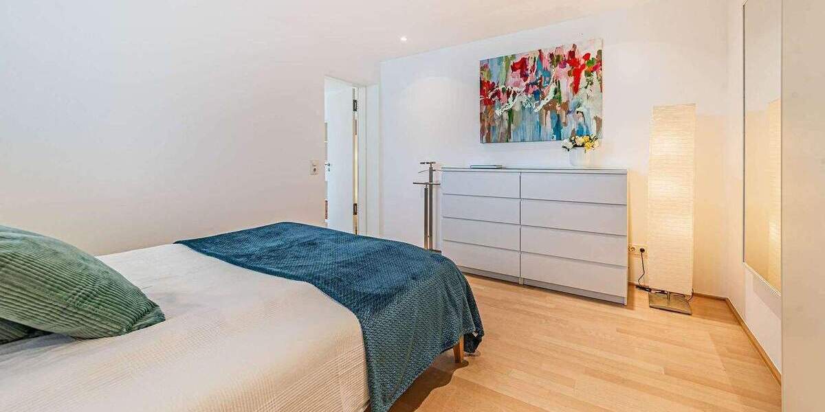 Etagenwohnung Frankfurt am Main Bahnhofsviertel - 2 Zimmer, 65 m&sup2;, 2.340&euro; | Angebot:24593862
