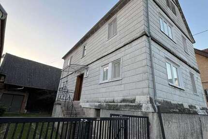 Haus zum Kaufen in Büdingen-Eckartshausen 180.000 € 130 m²