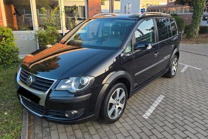 VW Touran 216.000 km 6.700 &euro; Dietzenbach 63128