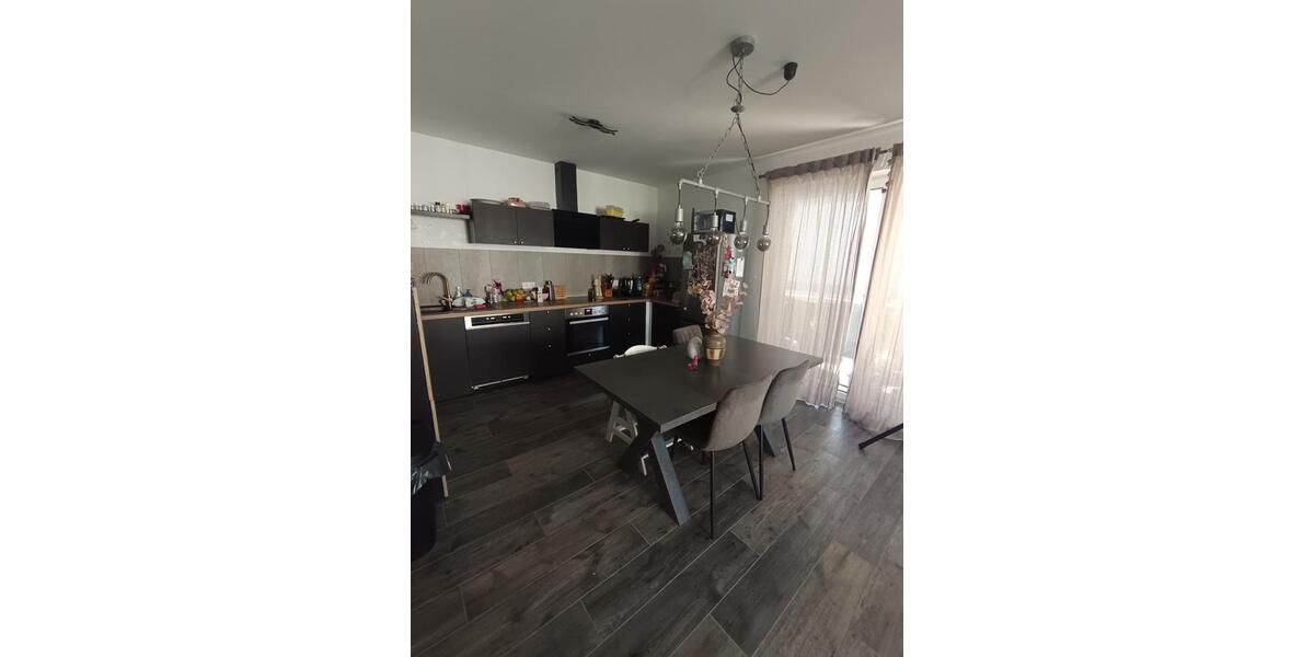 Etagenwohnung Friedberg (Hessen) - 4 Zimmer, 92 m&sup2;, 1.500&euro; | Angebot:26406741