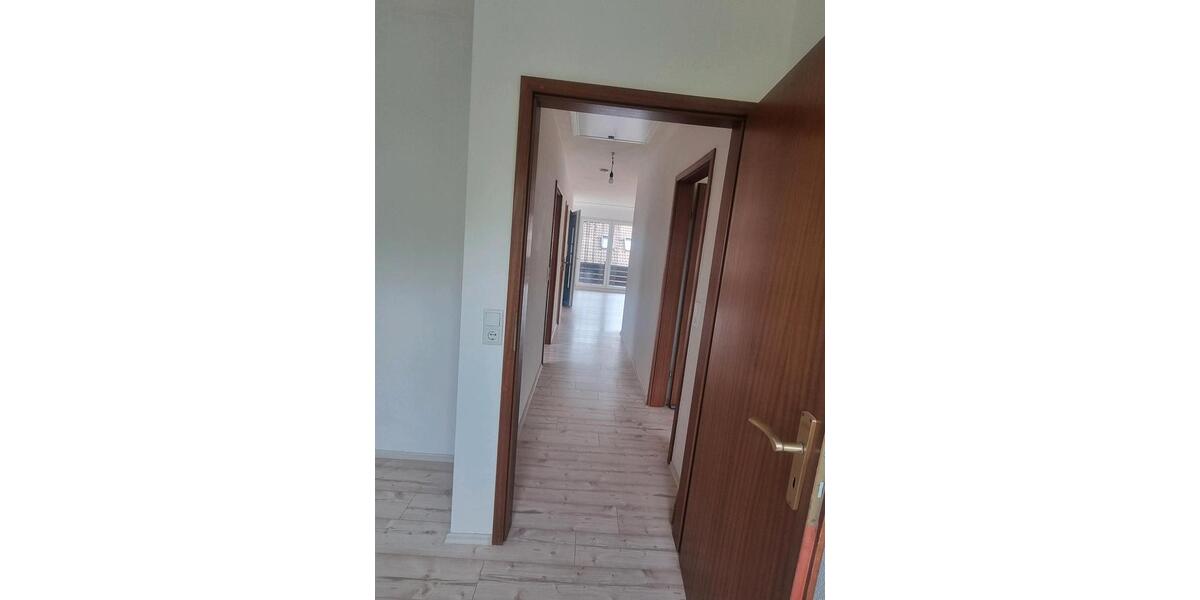 Dachgeschoßwohnung Erzhausen - 3 Zimmer, 68 m&sup2;, 930&euro; | Angebot:26413022