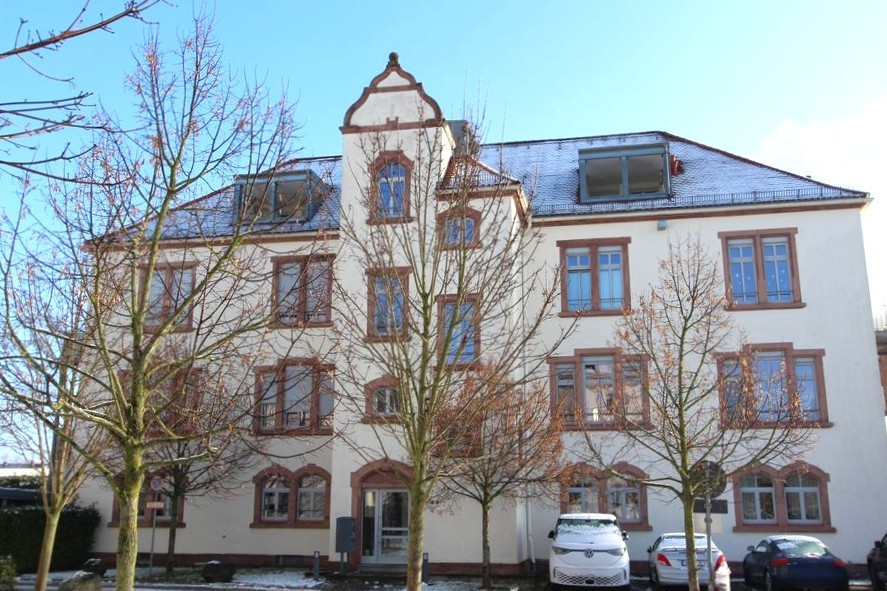 albero:) Exklusives Dachgeschoss mit Ateliercharakter im denkmalgeschützten Yorkhof (Baujahr 1902) - Etagenwohnung Hanau Lamboy | Angebot:25131032