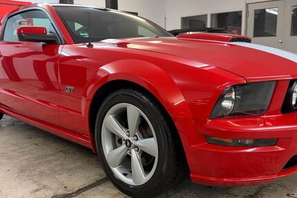 Ford Mustang 206.000 km 12.900 &euro; Schöneck 61137