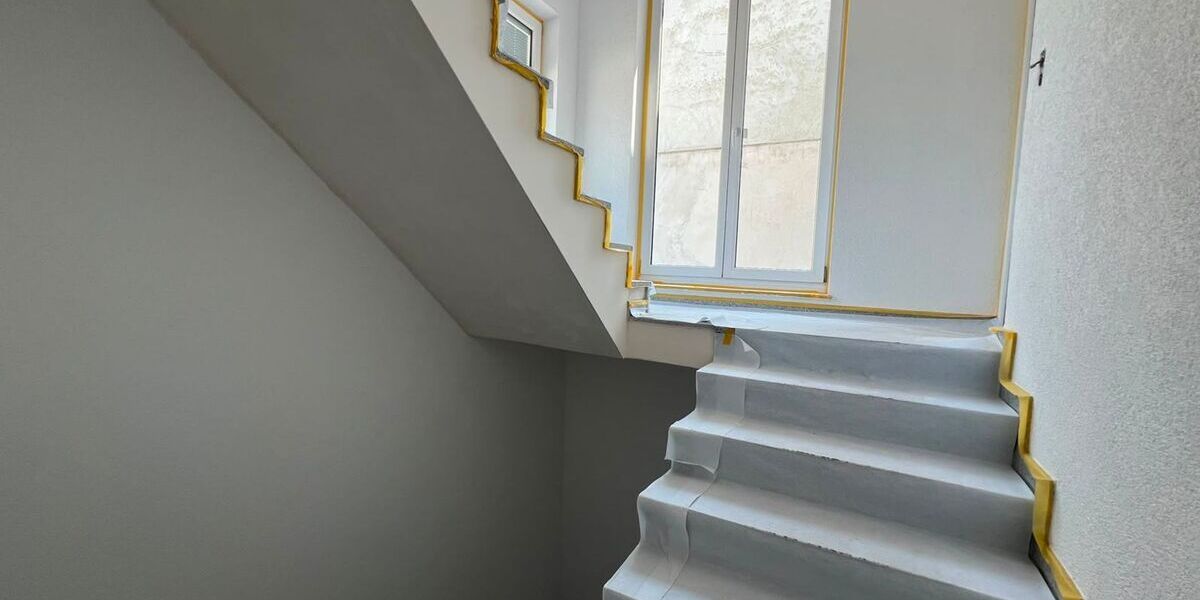 Gewerbeanwesen mit Bürogebäude, Werkstatt und großer befestigter Freifläche - Gewerbeobjekt Bischofsheim | Angebot:27298679