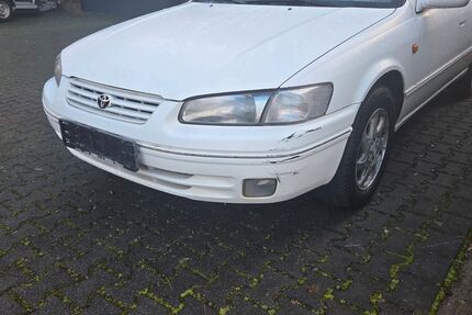 Toyota Camry 232.032 km 2.500 &euro; Nauheim 64569