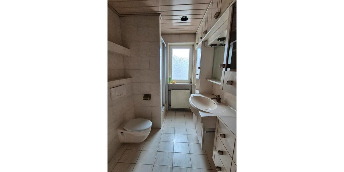 Etagenwohnung Langenselbold - 4 Zimmer, 140 m&sup2;, 1.260&euro; | Angebot:25323850