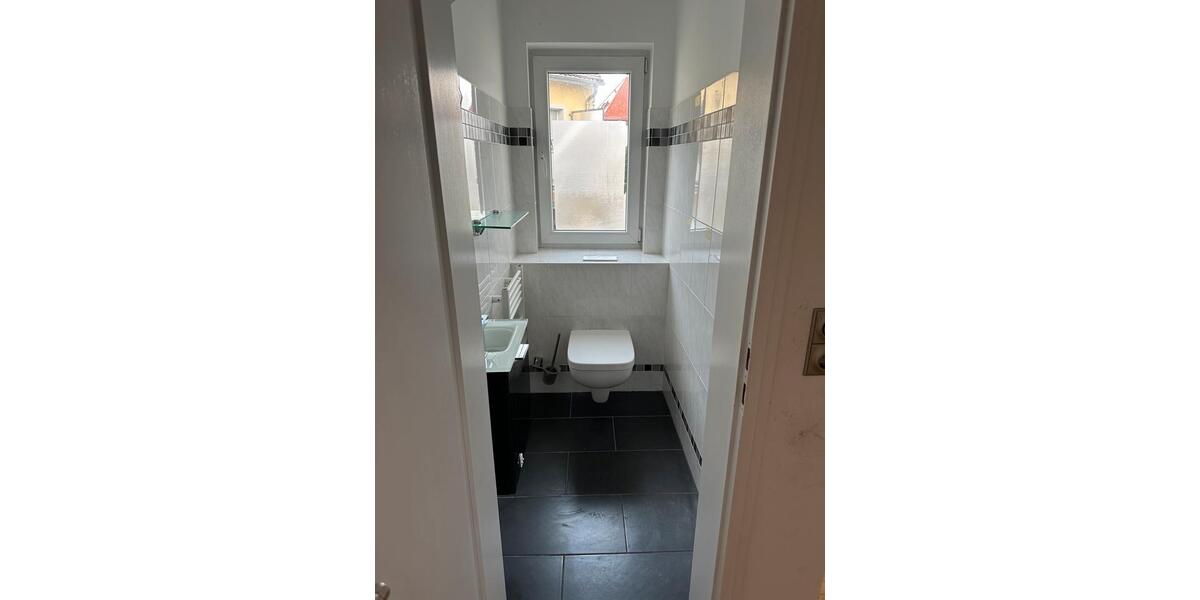 Einfamilienhaus in Frankfurt-Harheim, Garten, Garage - BEFRISTET 6 zimmer