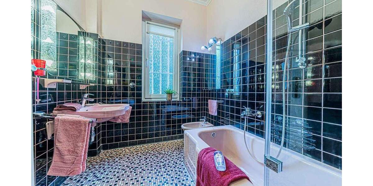 Etagenwohnung Frankfurt am Main Niederursel - 3 Zimmer, 120 m&sup2;, 1.700&euro; | Angebot:25768511