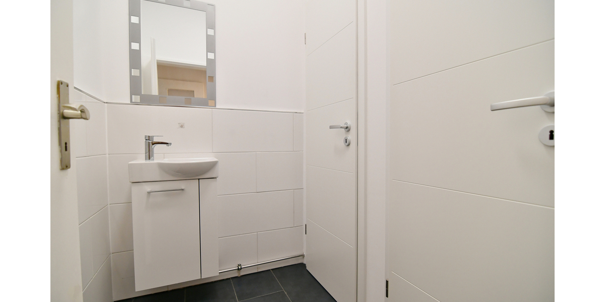 Ein bis drei Räume, Empfang, WC + Teeküche... frisch renoviert extra für Sie! - Gewerbeobjekt Frankfurt Gutleutviertel | Angebot:26339465