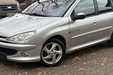 Peugeot 206 150.000 km 2.660 &euro; Rüsselsheim 65428