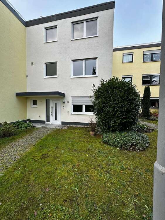 Haus zum Kaufen in Wiesbaden 850.000 € 200.57 m²
