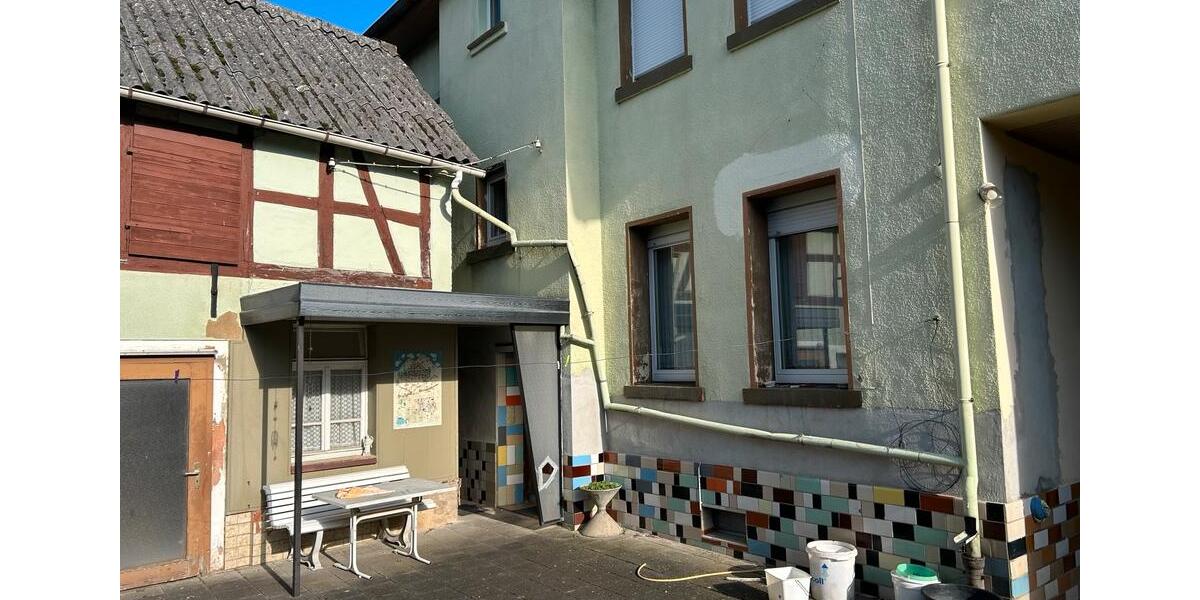 Einfamilienhaus Florstadt - 8 Zimmer, 280 m&sup2;, 2.000&euro; | Angebot:19188722