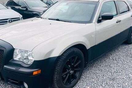 Chrysler 300C 175.000 km 7.990 &euro; Griesheim 64347