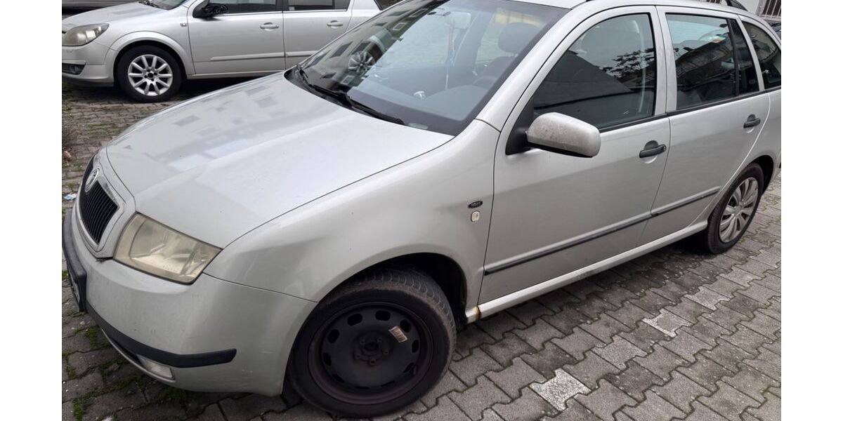 Skoda Fabia 220.000 km 1.189 &euro; Hanau 63450