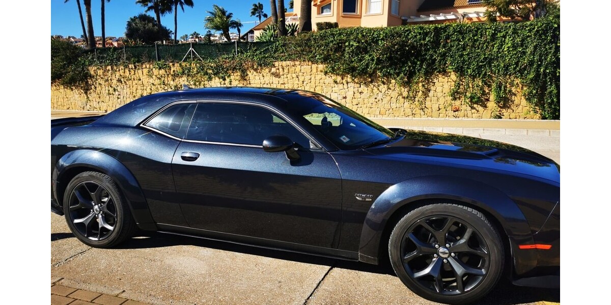 Dodge Challenger 39.000 km 75.000 &euro; Riga 