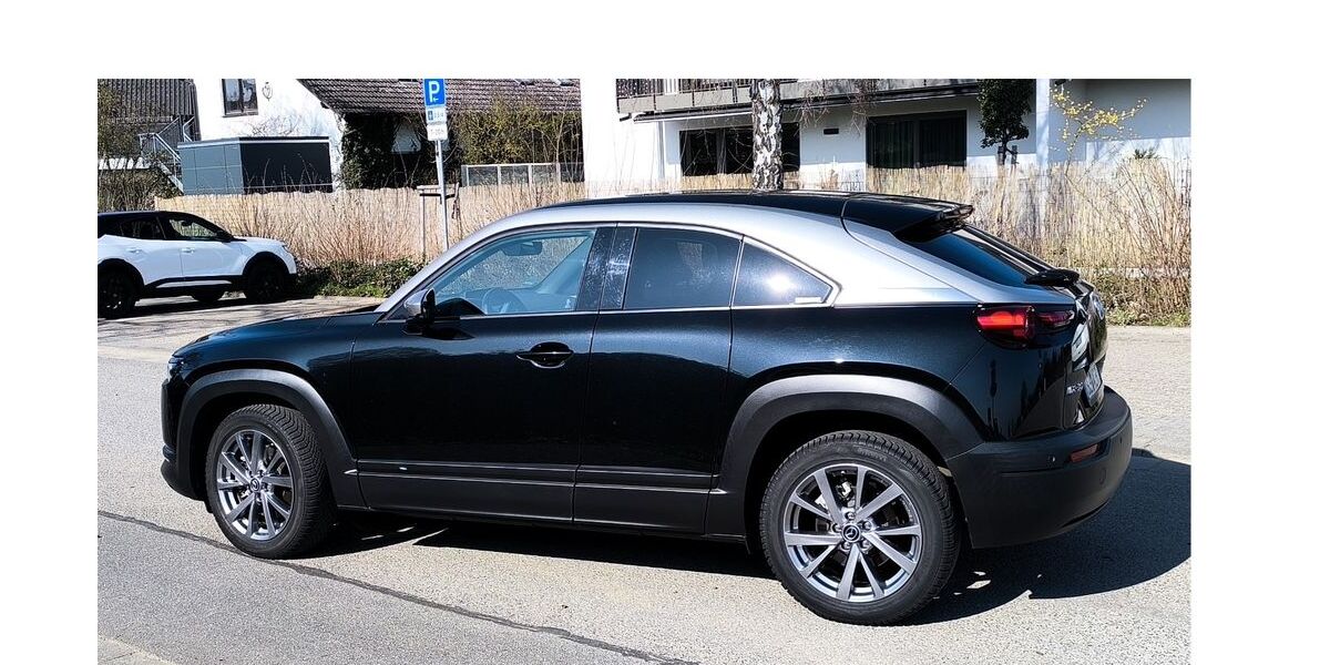 Mazda MX-30 29.735 km 13.900 &euro; Rüsselsheim 65428