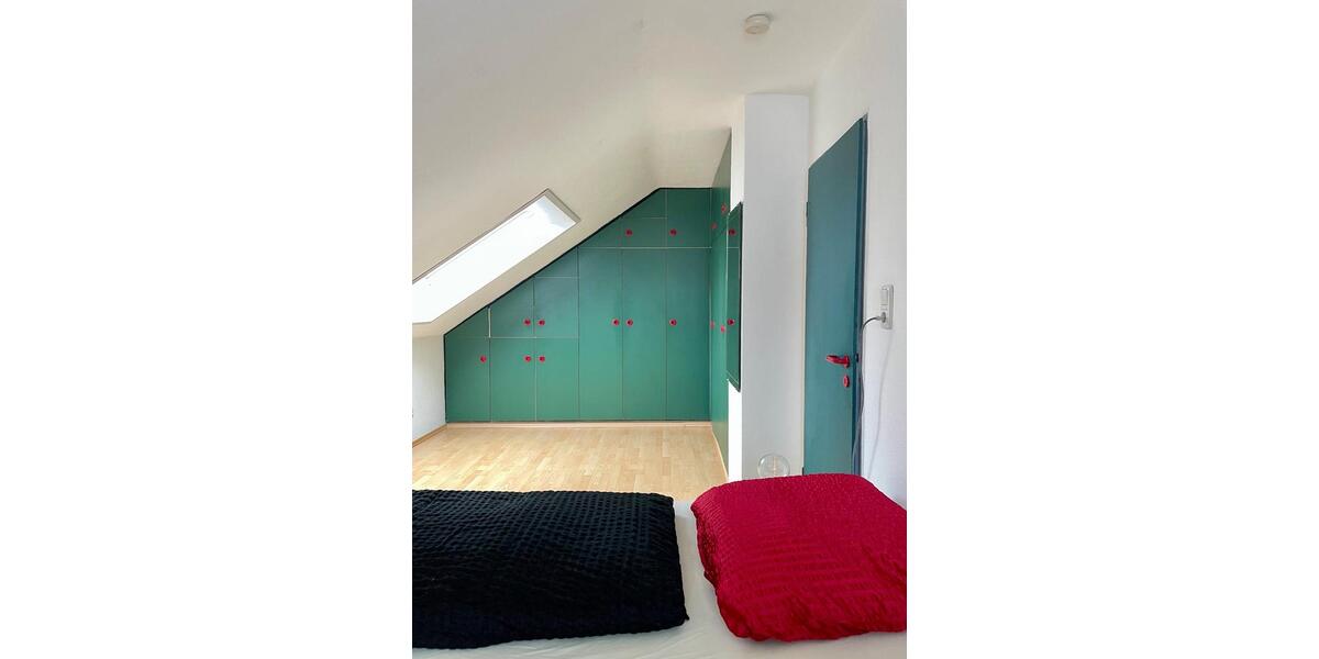 Helle, möblierte Dachgeschosswohnung mit Klimaanlage in Bessungen 2 zimmer