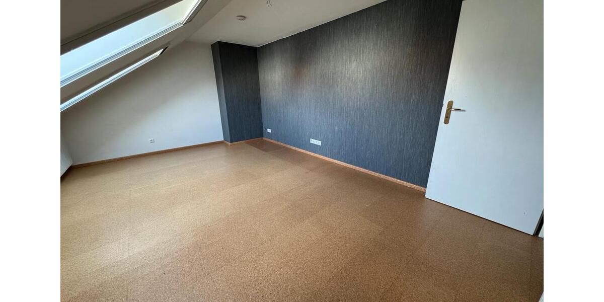 Klimatisierte 4-Zimmer-Dachgeschosswohnung 4 zimmer