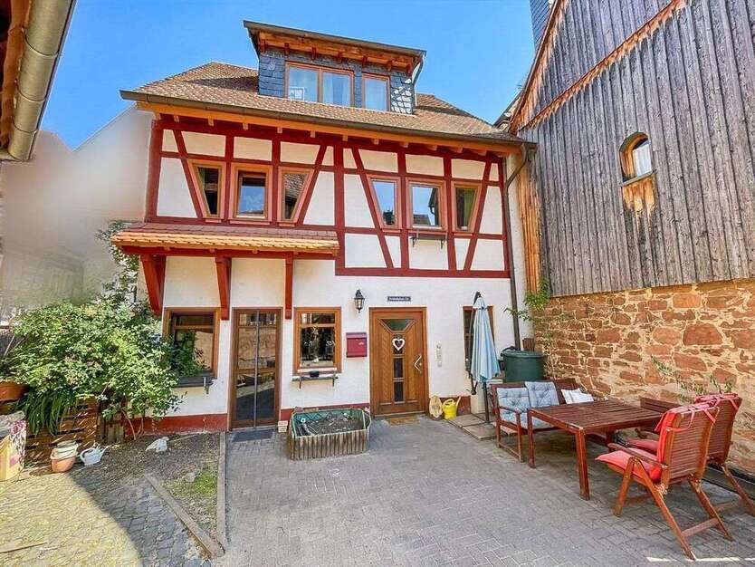 Haus zum Kaufen in Büdingen 299.000 € 117 m²