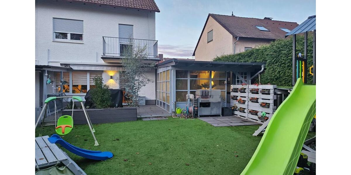 Modernisierte Doppelhaushälfte mit schönem Garten 6 zimmer