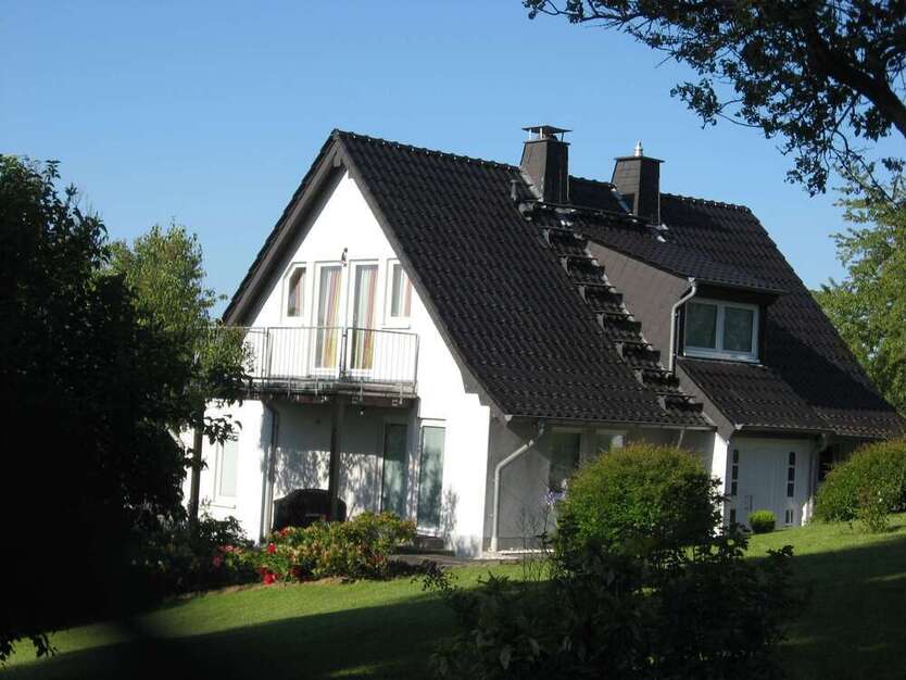 Haus zum Mieten in Bad Soden 3.850 € 266 m²