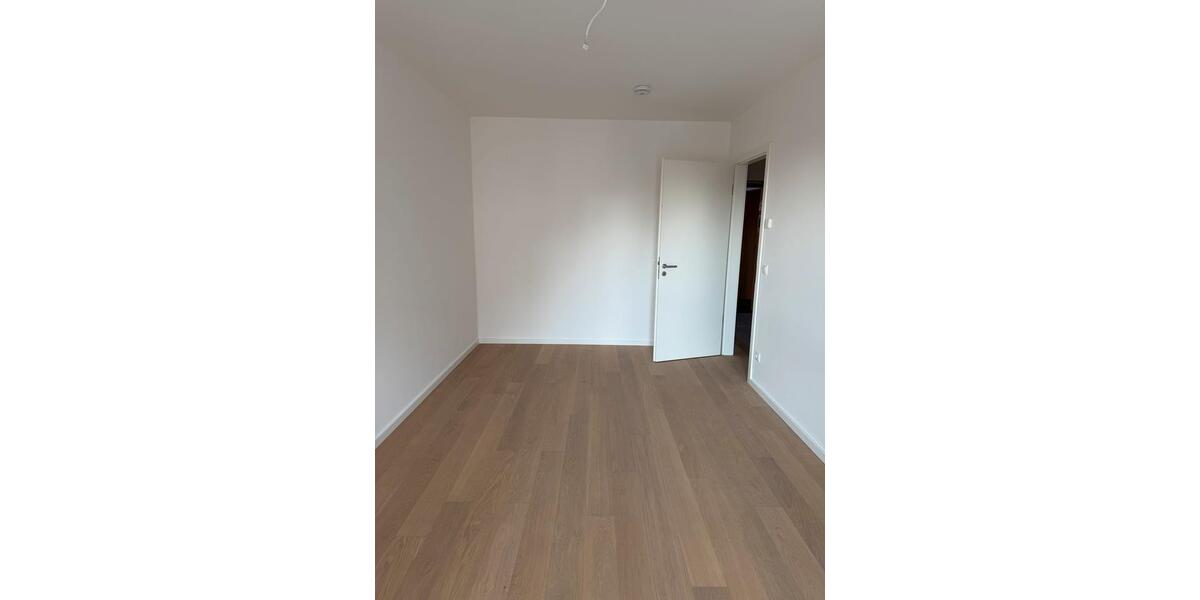 Etagenwohnung Frankfurt am Main Ostend - 2 Zimmer, 62 m&sup2;, 1.150&euro; | Angebot:25722897