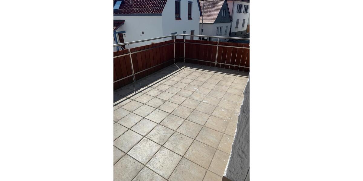 Etagenwohnung Roßdorf - 5 Zimmer, 105 m&sup2;, 1.350&euro; | Angebot:26164196