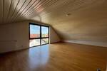 Geräumiges Reiheneckhaus - pflegeleichter Garten, Balkon, Sauna und Einbauküche