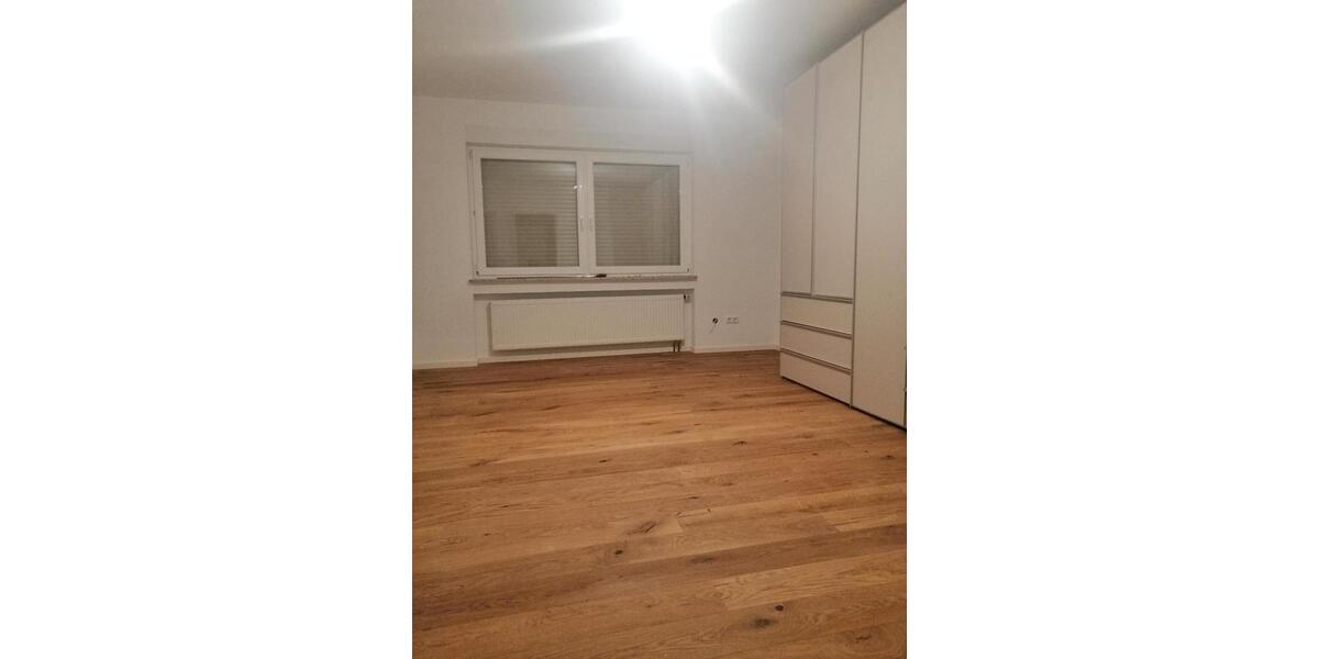 Etagenwohnung Frankfurt am Main Sossenheim - 3 Zimmer, 105 m&sup2;, 1.350&euro; | Angebot:25640926