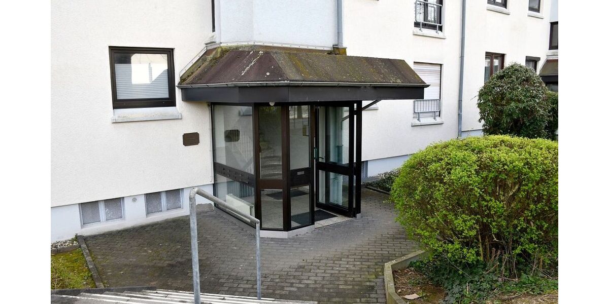 **RESERVIERT** Ansprechende 3-Zimmer-Eigentumswohnung mit Sonnenbalkon und Tiefgaragenstellplatz in Bad Homburg vor der Höhe – Ober-Eschbach - Etagenwohnung Bad Homburg Gonzenheim | Angebot:26336945