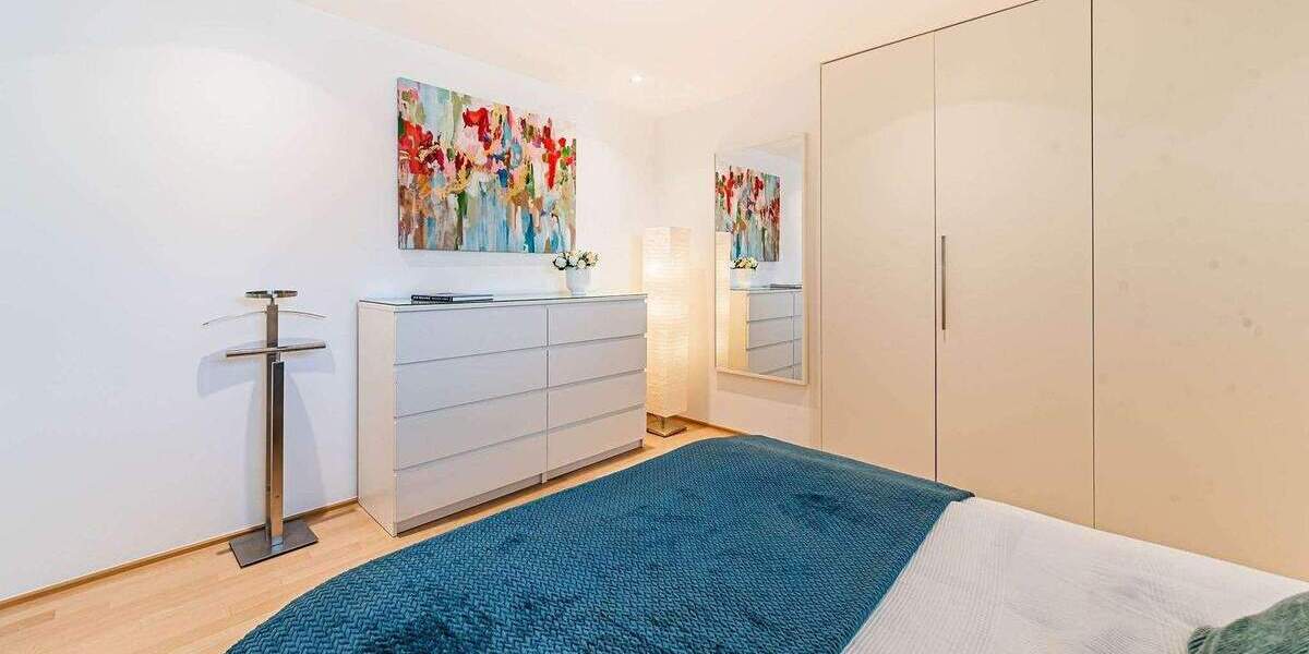 Etagenwohnung Frankfurt am Main Bahnhofsviertel - 2 Zimmer, 65 m&sup2;, 2.340&euro; | Angebot:24593862
