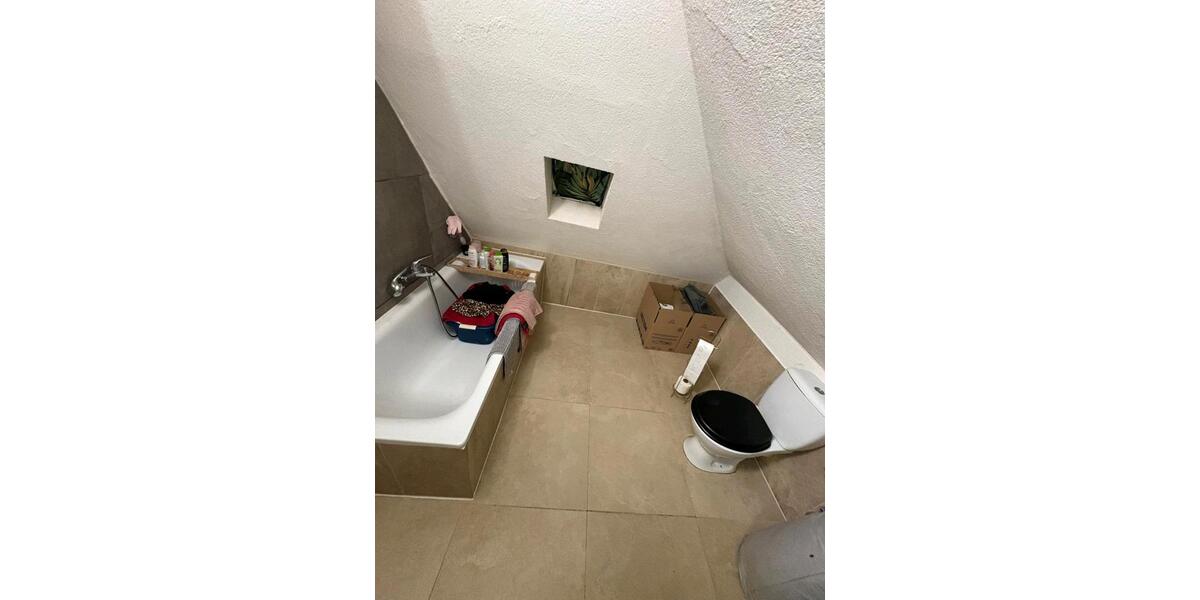 3 Zimmer Dachgeschoss Wohnung Fachwerkhaus 2.5 zimmer