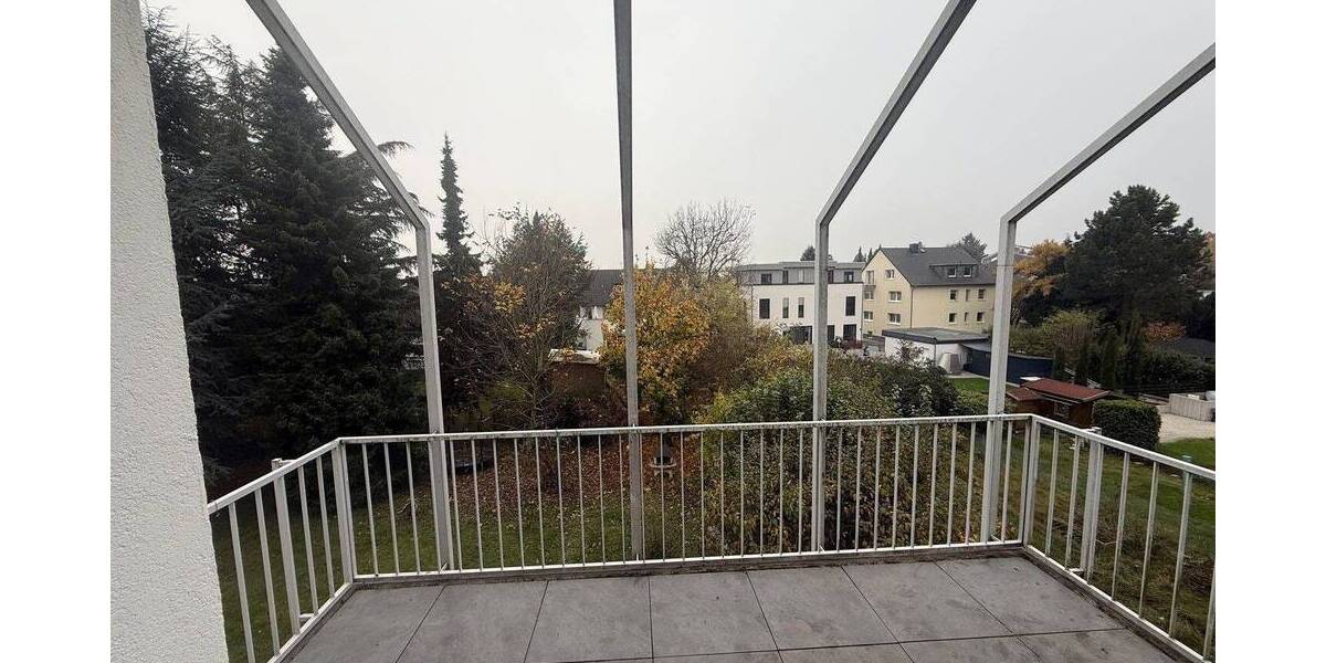 Helle 4-Zimmer-Eigentumswohnung mit Balkon, Einbauküche & Stellplatz in Frankfurt-Bergen-Enkheim 4 zimmer