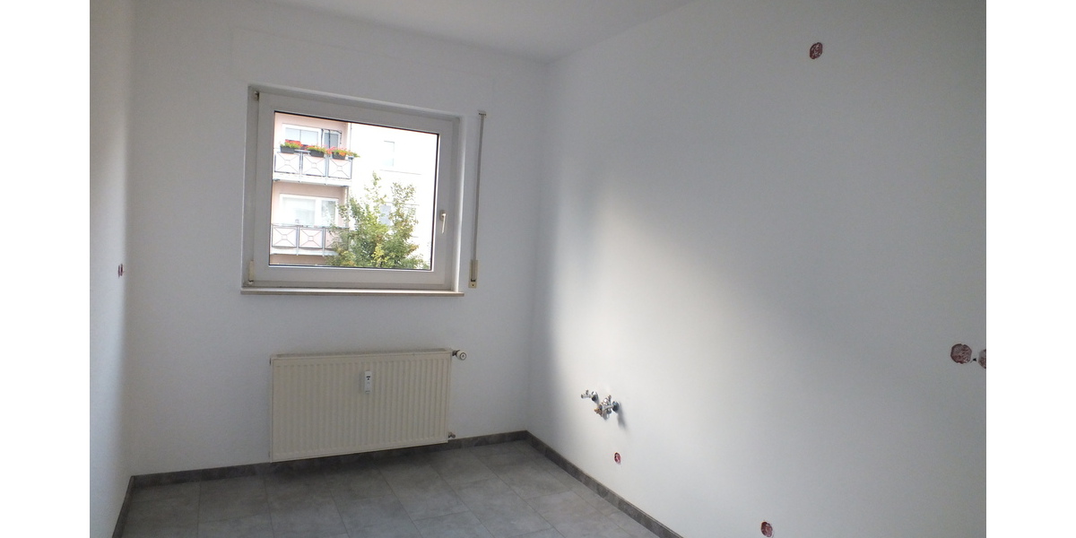 Frisch renovierte 3 Zimmer Wohnung mit ca. 75m² Wohnfläche mit Balkon und Garage - Appartement Nauheim | Angebot:24610048