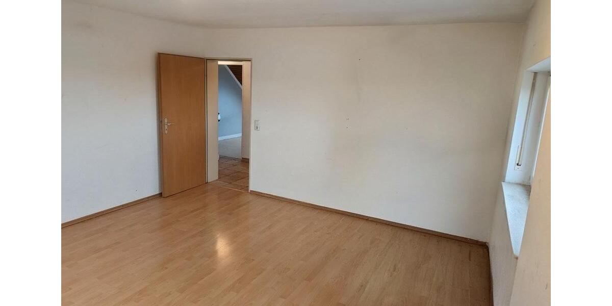 Dachgeschoßwohnung Wöllstadt - 2.5 Zimmer, 59 m&sup2;, 870&euro; | Angebot:26521824