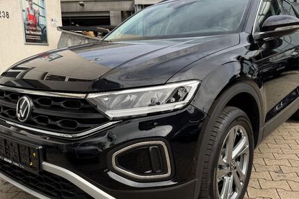 VW T-Roc 3.985 km 34.850 € Frankfurt am Main 65936
