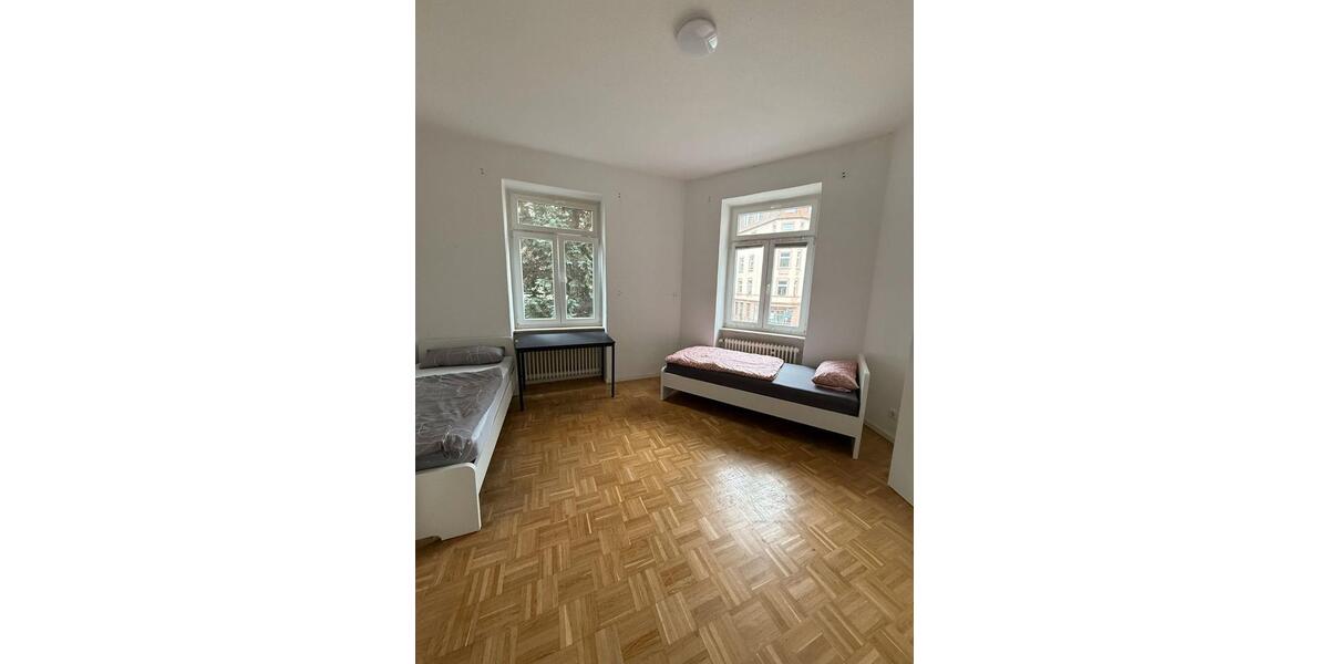 Etagenwohnung Frankfurt am Main Bornheim - 4 Zimmer, 100 m&sup2;, 900&euro; | Angebot:26102123