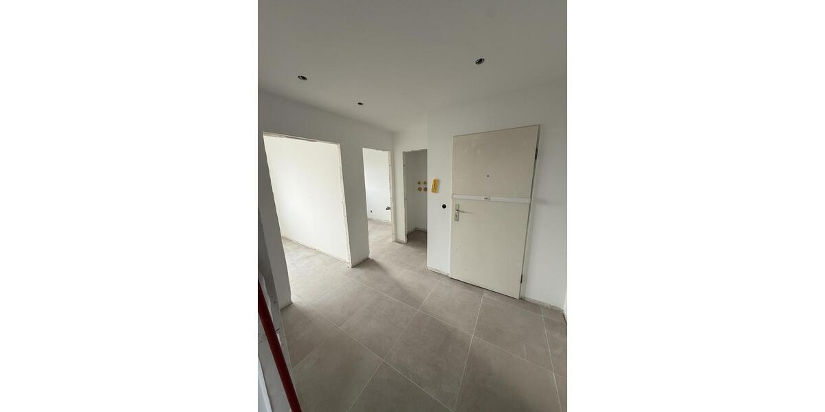 Erstbezug nach Sanierung: 3-Zi.-Wohnung mit Balkon in Steinbach 3 zimmer