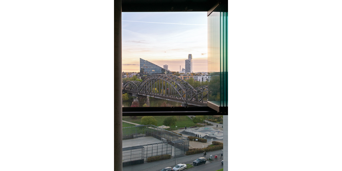 Etagenwohnung Frankfurt am Main Ostend - 2 Zimmer, 63 m&sup2;, 1.960&euro; | Angebot:25690988