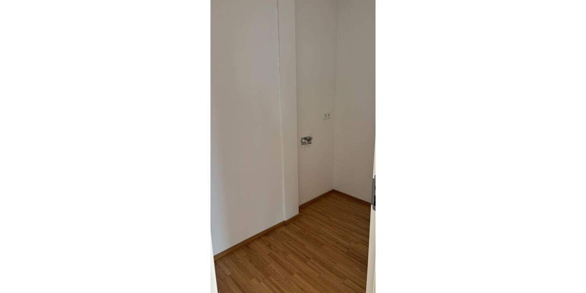 Etagenwohnung Offenbach am Main Hafen - 4 Zimmer, 154 m&sup2;, 2.695&euro; | Angebot:25737452