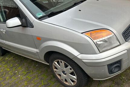 Ford Fusion 220.000 km 1.300 &euro; Hanau 63452
