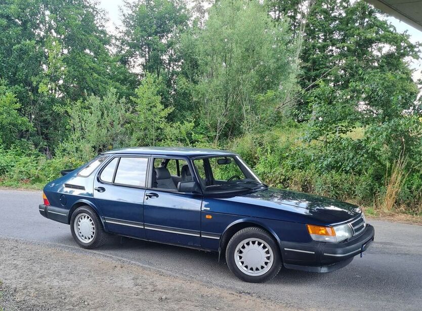 900
