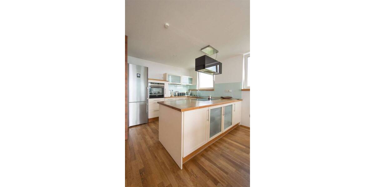 Moderne 3-Zimmerwohnung mit Panorama Skylineblick, EBK, Kellerabteil und TG-Platz! 3 zimmer