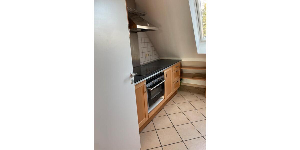 Dachgeschoßwohnung Hofheim am Taunus - 3 Zimmer, 89 m&sup2;, 1.300&euro; | Angebot:24983179