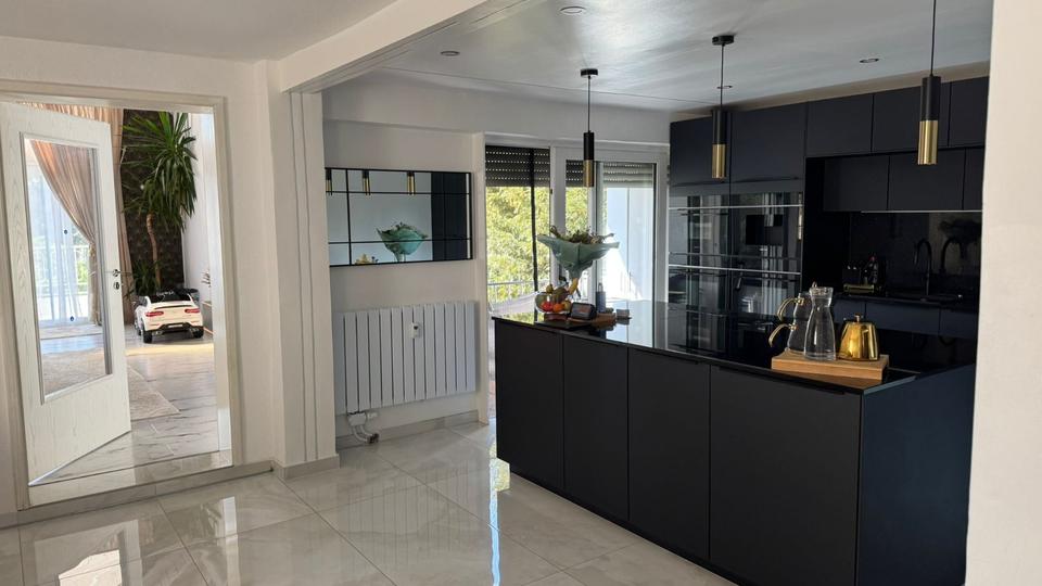 Etagenwohnung Griesheim - 4.5 Zimmer, 140 m&sup2;, 1.700&euro; | Angebot:26413113