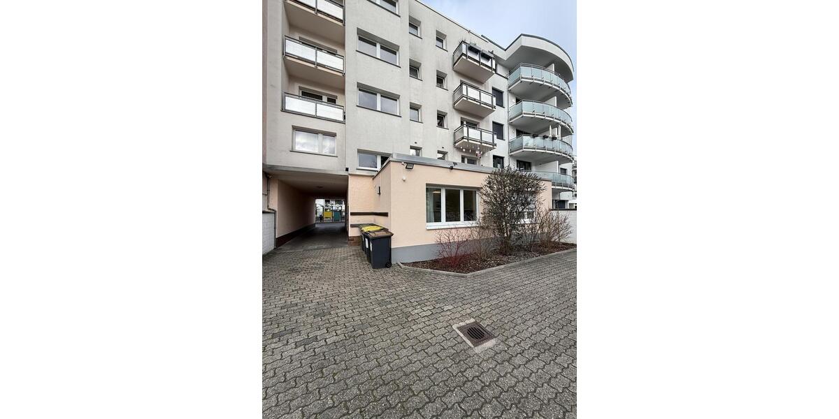 Helle, voll möblierte 1-Zimmer-Wohnung mit Top-Anbindung in Frankfurt-Niederrad 1 zimmer