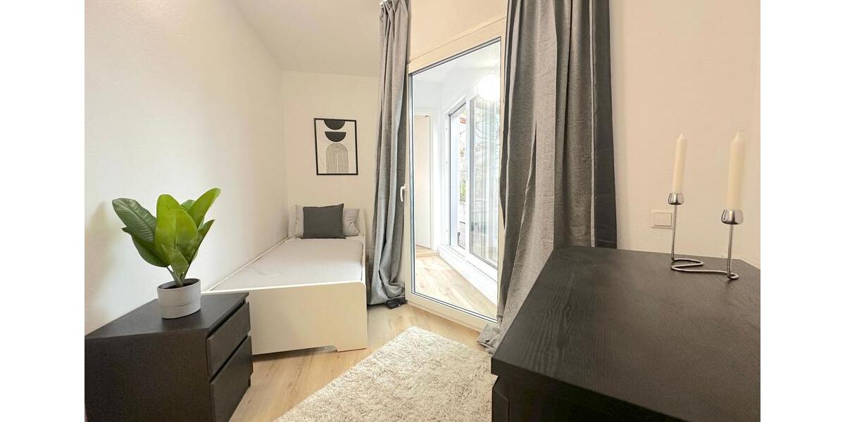 NEWNeues - Charmante Penthouse-WG in Frankfurt am Main - Noch 3 Zimmer frei. 8 zimmer
