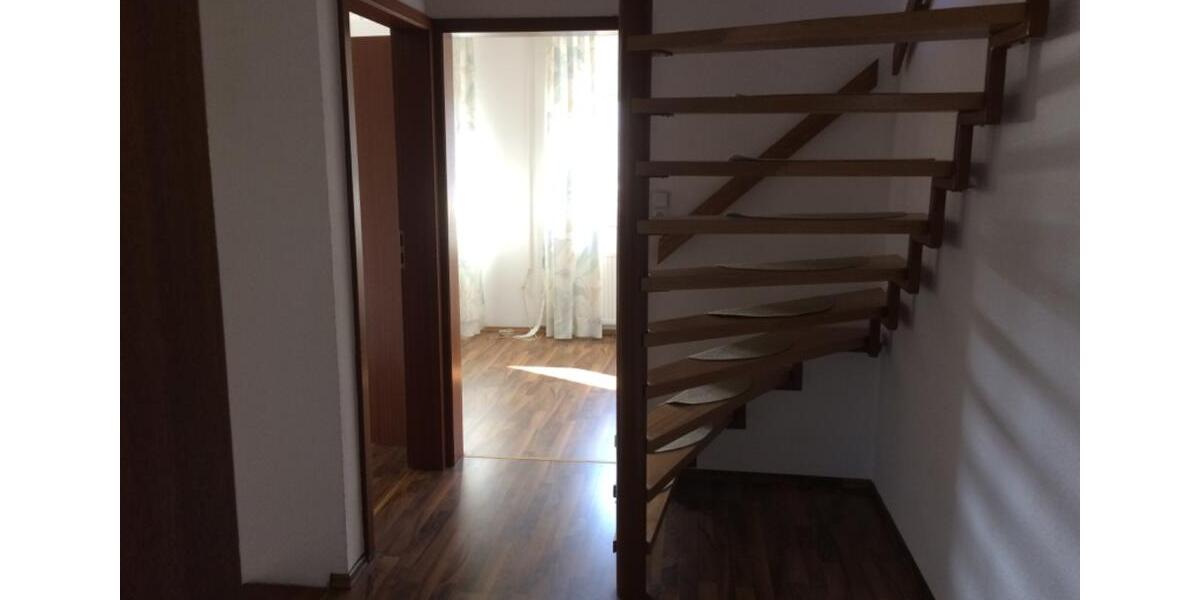 Reihenhaus Maintal - 5 Zimmer, 120 m&sup2;, 1.700&euro; | Angebot:25353958